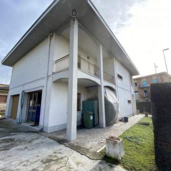 Casa singola in vendita a Villafranca di Verona (Verona)
