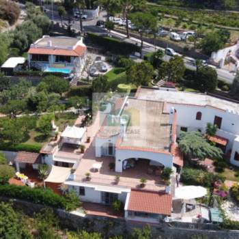 Villa in vendita a Forio (Napoli)