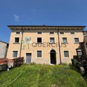Rustico in vendita a Cazzano di Tramigna (Verona)
