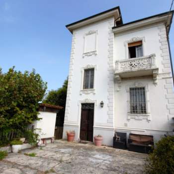 Villa in vendita a Palazzolo Vercellese (Vercelli)