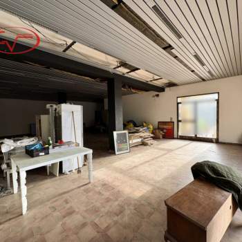 Negozio in affitto a Castelfranco Piandisc&ograve; (Arezzo)