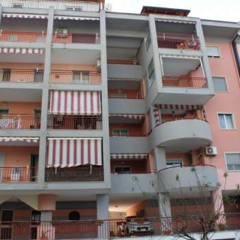 Magazzino in vendita a Pizzo (Vibo Valentia)