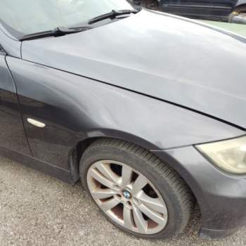 Parafango destro BMW 320D  del 2006