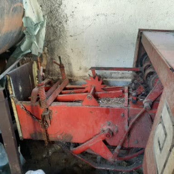 Pressa-raccoglitrice ama 243