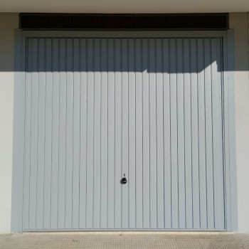 Basculante manuale H&ouml;rmann modello Berry N80 2,480 m x 2,290 m