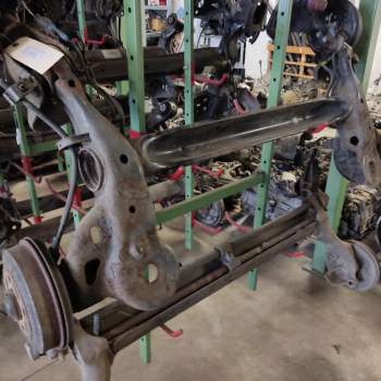 Ponte posteriore PEUGEOT 208 1560cc HDI  del 2017