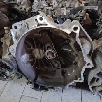 Cambio VOLKSWAGEN GOLF 5 1598cc benzina  del 2005