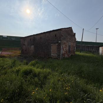 CAZZAGO DI PIANIGA Rustico da restaurare 