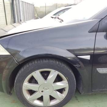 Parafango sinistro RENAULT MEGANE  del 2006
