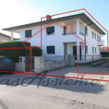 Bifamiliare in vendita a Cassola (Vicenza)