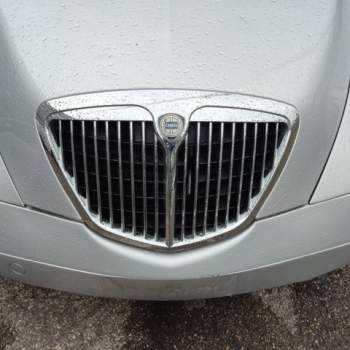 Griglia anteriore LANCIA THESIS  del 2003