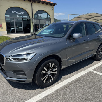 Volvo XC60 B4 AWD (Diesel/Hybrid) Automatico Momentum