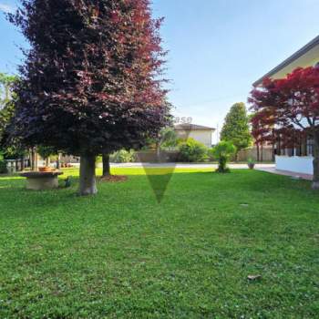 Villa in vendita a Foss&ograve; (Venezia)