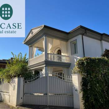 Villa in vendita a Forte dei Marmi (Lucca)