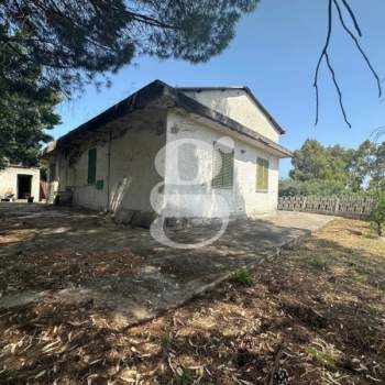 Casa singola in vendita a Gualtieri Sicamin&ograve; (Messina)