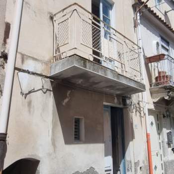 Casa singola in vendita a Gualtieri Sicamin&ograve; (Messina)