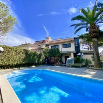 Villa in vendita a Roma (Roma)