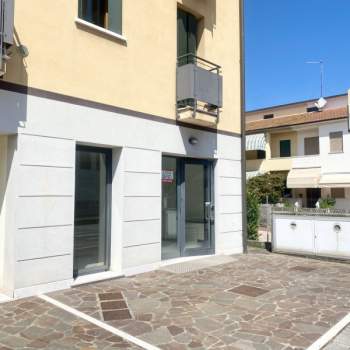 Negozio in vendita a Vedelago (Treviso)