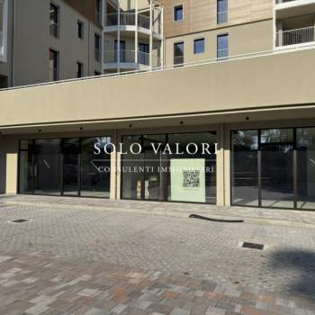 Negozio in vendita a Bassano del Grappa (Vicenza)