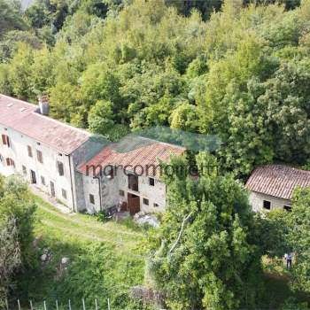 CASALE IN AREA COLLINARE a Vittorio Veneto