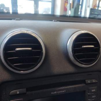 Bocchetta clima centrale AUDI A3  del 2013