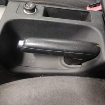 Leva freno a mano AUDI A3 SPORTBACK 1598cc D 2013