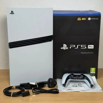 Sony PlayStation PS5 Pro 2TB e Sony PS5 Slim e Microsoft Xbox Series X da 2TB 