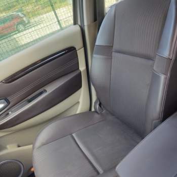 Sedile anteriore dx RENAULT SCENIC  del 2010