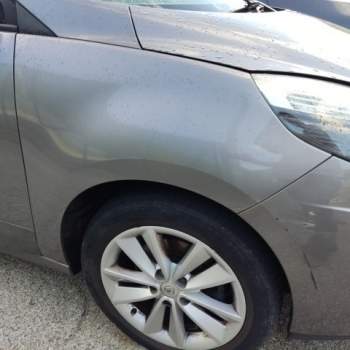 Parafango destro RENAULT SCENIC  del 2010