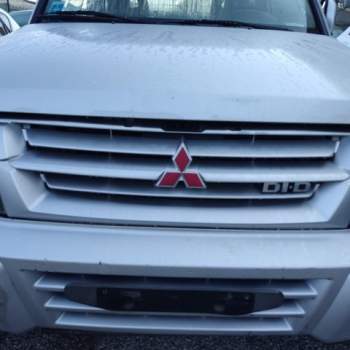 Griglia anteriore MITSUBISHI PAJERO  del 2000
