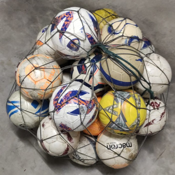Vendo Palloni e abbigliamento sportivo usato