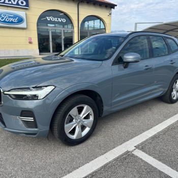 Volvo XC60 B4 AWD (Diesel/Hybrid) Automatico Momentum Business