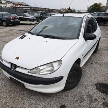 Ricambi PEUGEOT 206 1360cc benzina  del 2000
