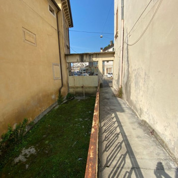 Palazzetto storico su 3 livelli - V1446