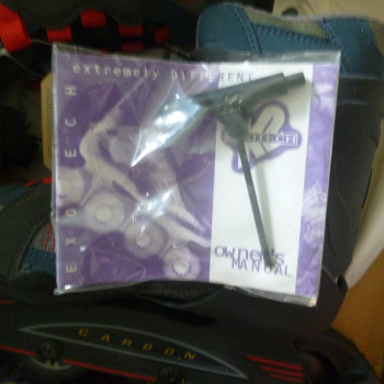 vendo pattini in linea V0 2 originali Canadesi mai usati, completi di garanzia