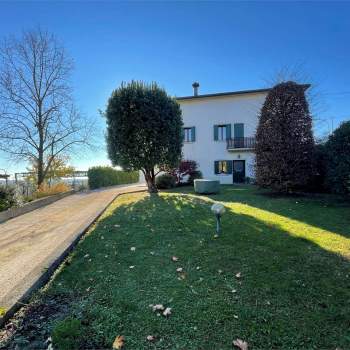 2 ABITAZIONI CON AMPIO GIARDINO A CARPESICA a Vittorio Veneto