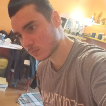 Cerco qualcuno con cui uscire