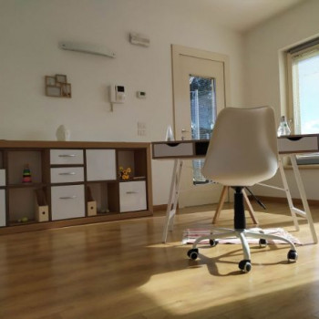 Affittasi locale ad uso commerciale intero o parziale con spazi dedicati 