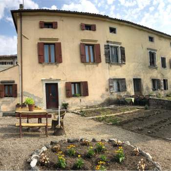 INTERA CASA BIFAMILIARE con giardino  a Fregona. a Fregona