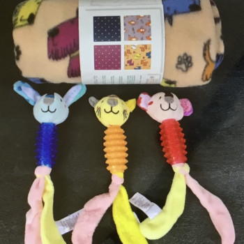Vendo tris giochi per dentizione cucciolo più regalo plaid ancora imballato 