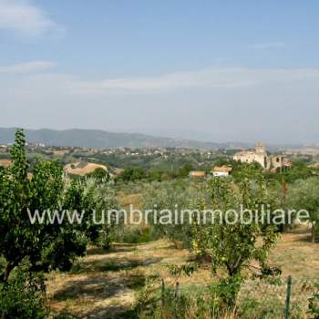 Terreno in vendita a Gualdo Cattaneo (Perugia)