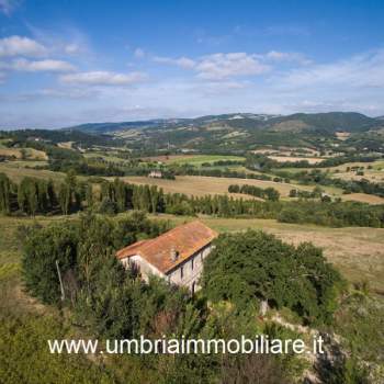 Rustico in vendita a Todi (Perugia)