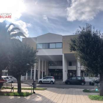 Ufficio in vendita a Campi Salentina (Lecce)