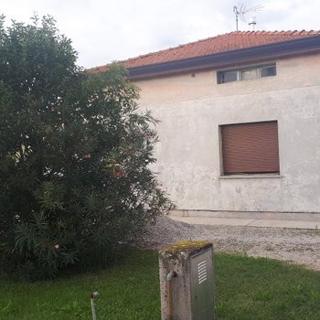 Casa singola con terreno edificabile