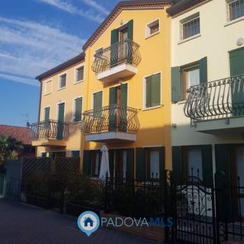 Casa a schiera in vendita a Due Carrare (Padova)