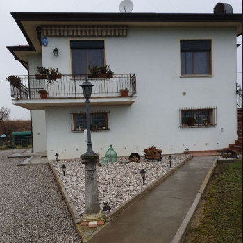 Casa  singola 248mq 