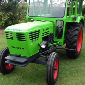 Trattore agricolo