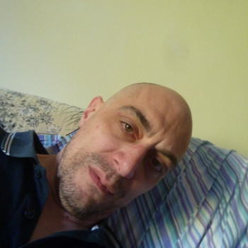 Cerco donne per colmare la mia solitudine!!